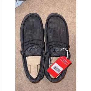 NEW WITH TAGS Hey dude Wally men size 10